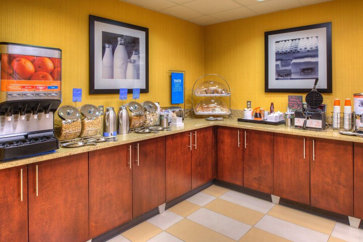 Hampton Inn & Suites Ontario