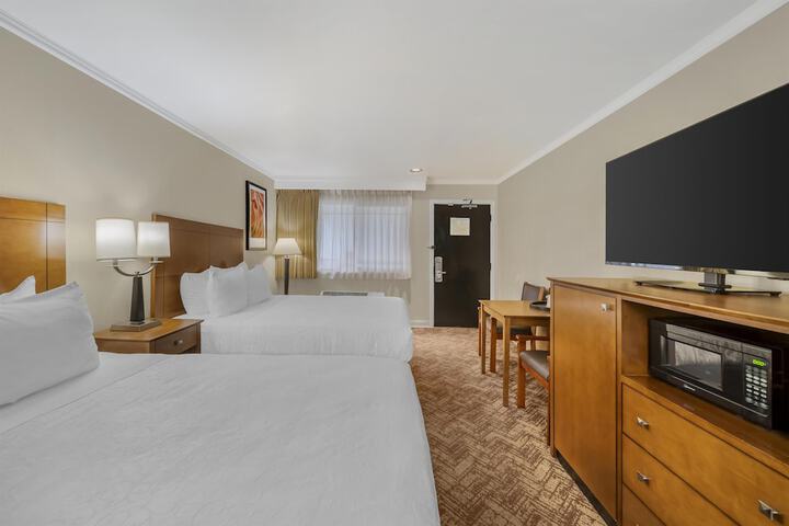 Best Western Plus Northwoods Inn
