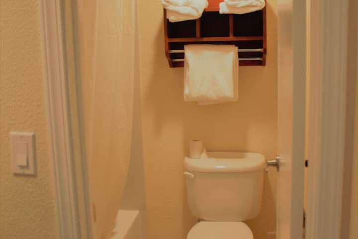 Room 11 of 24