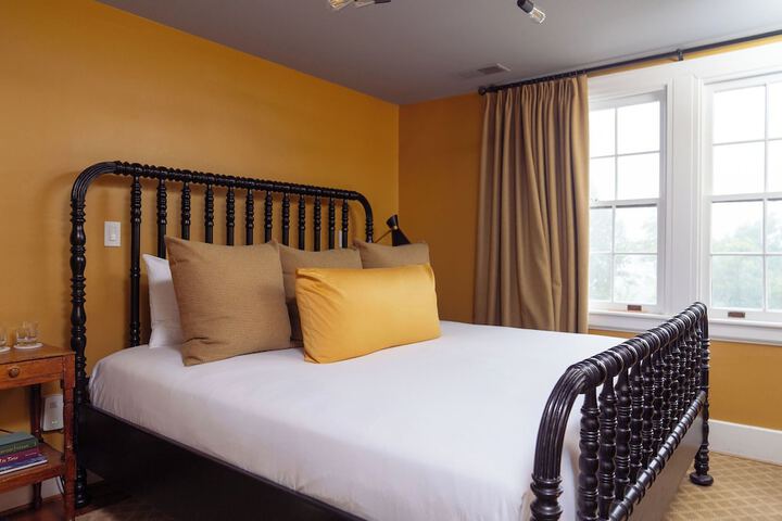 Room 42 of 104