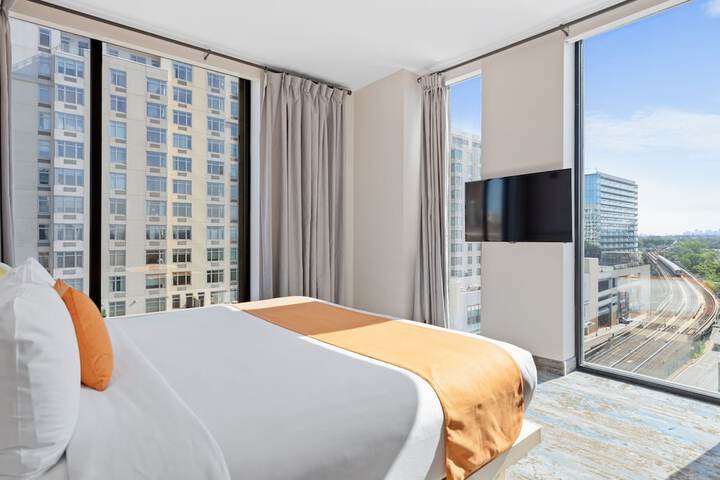 Room 32 of 61