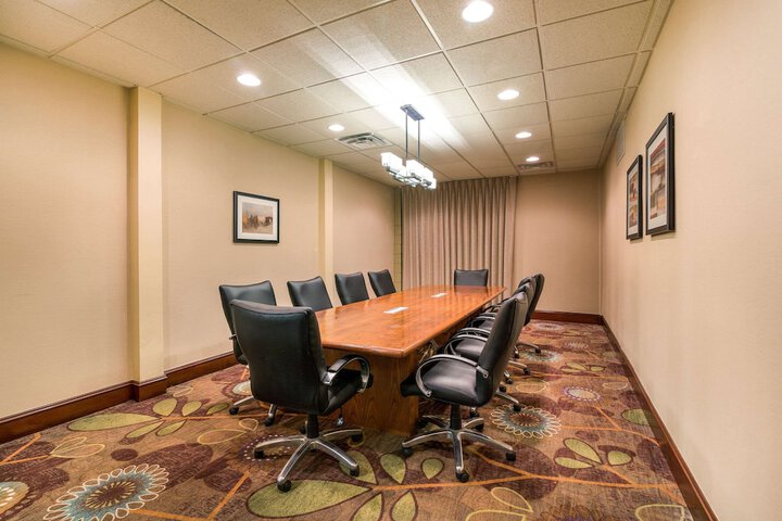 Clarion Hotel Convention Center