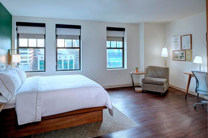 Room 48 of 92