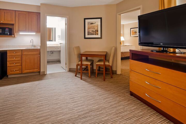 Room 9 of 25