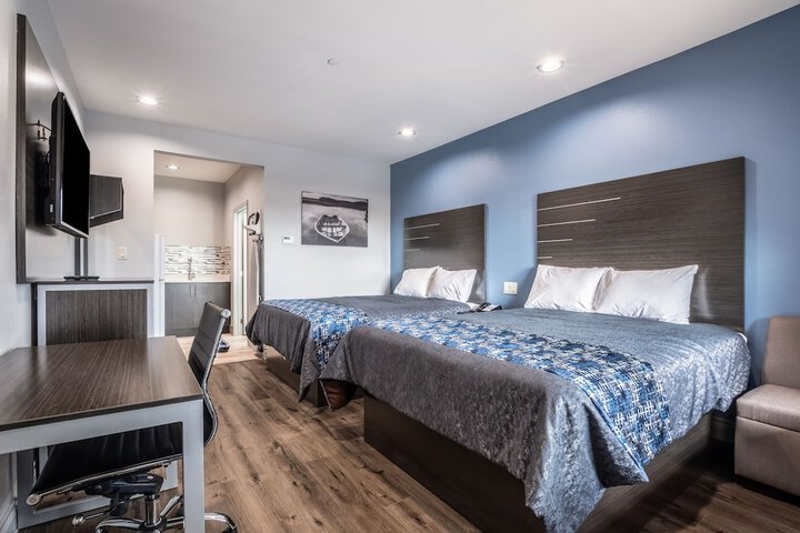 Room 13 of 22