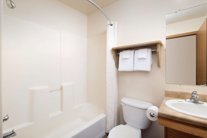 Room 4 of 17