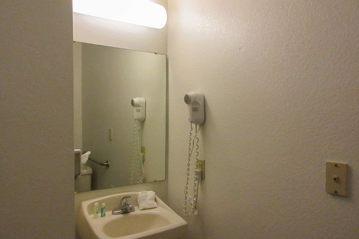 Room 8 of 17