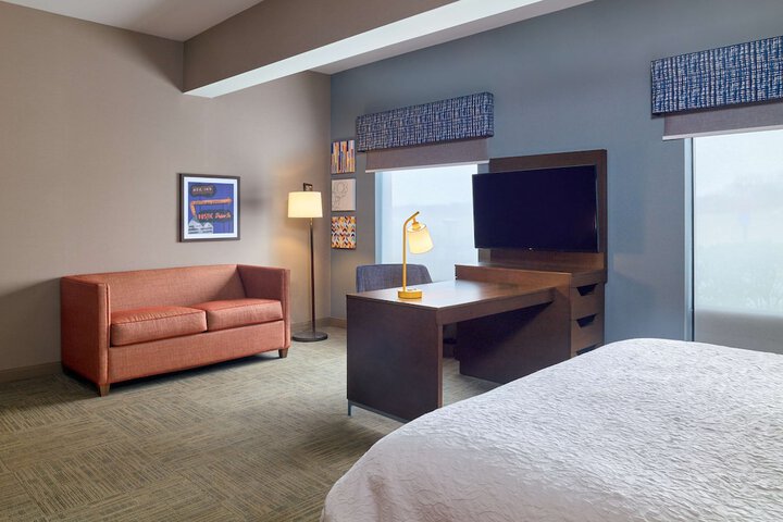Room 27 of 41