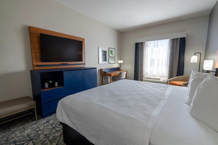 Country Inn & Suites by Radisson St. Petersburg - Clearwater, FL