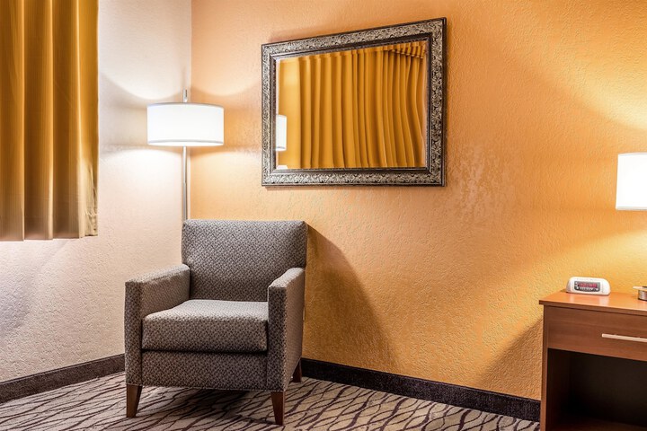 Room 15 of 40