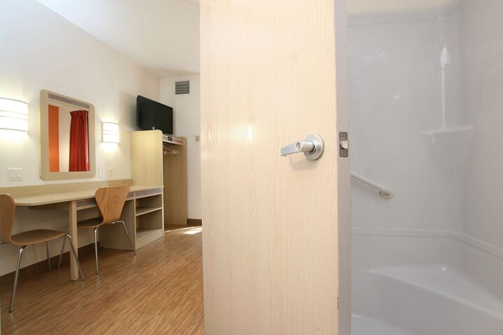 Room 15 of 28