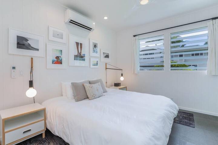 Hanalei Beachfront 2 Bedroom Home by RedAwning