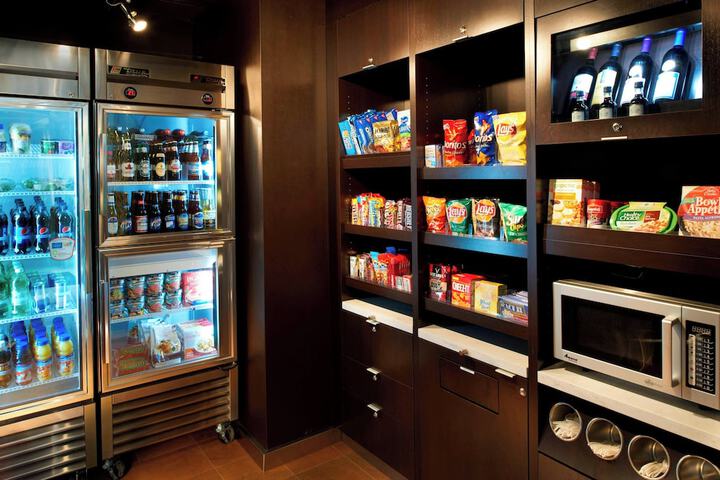 Courtyard by Marriott Detroit Dearborn