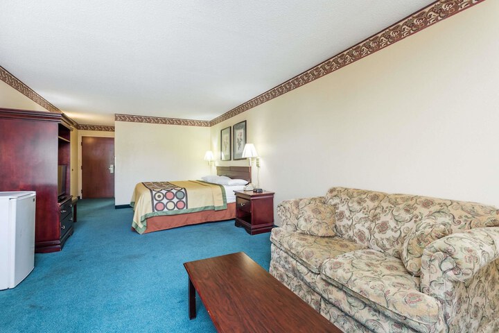 Room 11 of 14