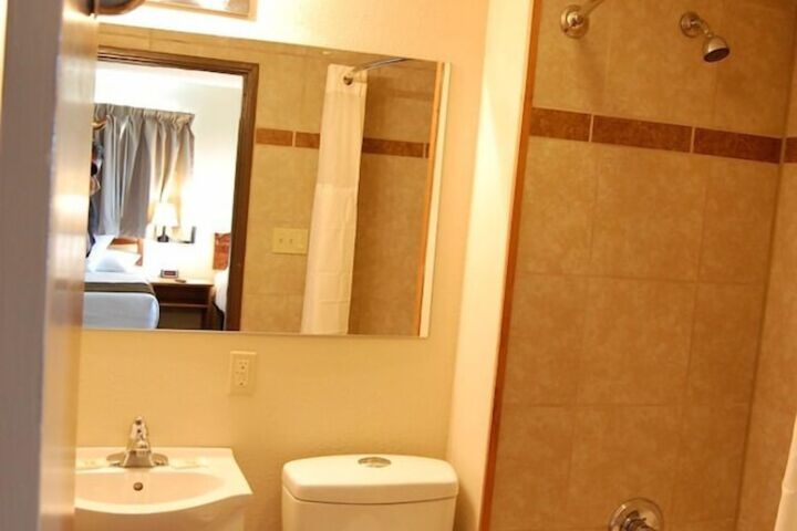 Alpine Lodge & Resort Burkesville