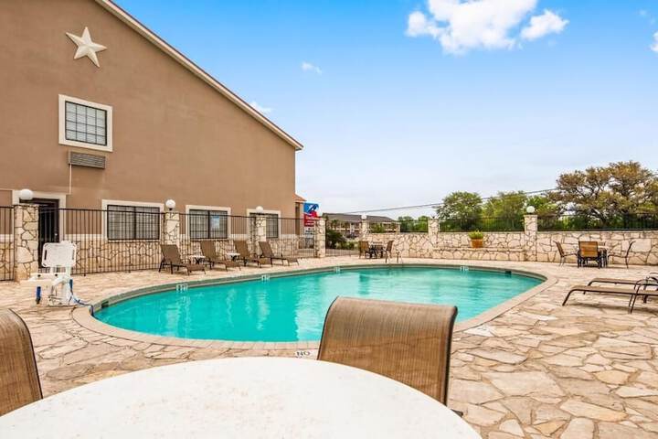 Pool 2 of 22