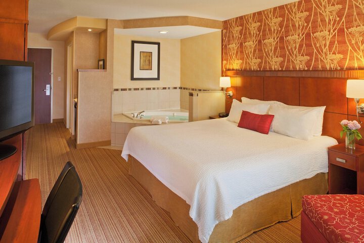 Courtyard by Marriott Medford Airport