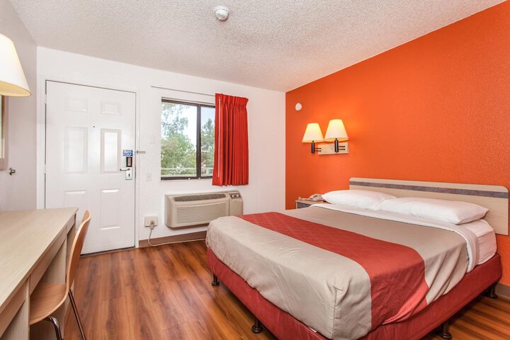Room 54 of 65