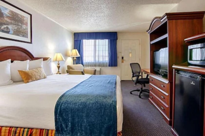 Room 8 of 22