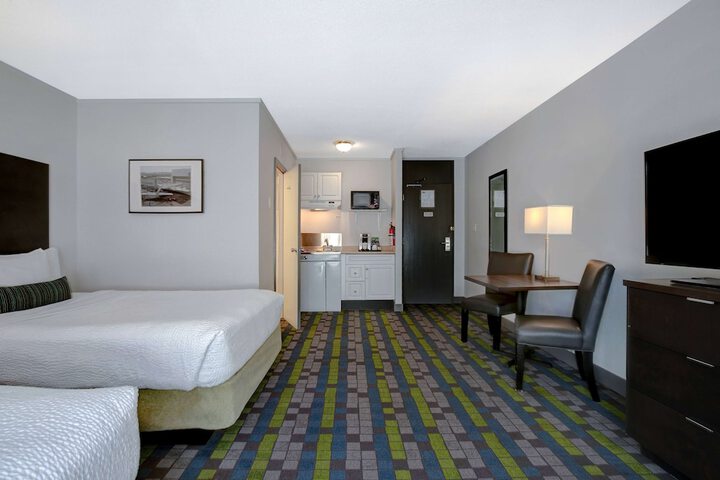 Days Inn by Wyndham Victoria Airport Sidney