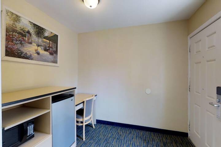 Room 41 of 47
