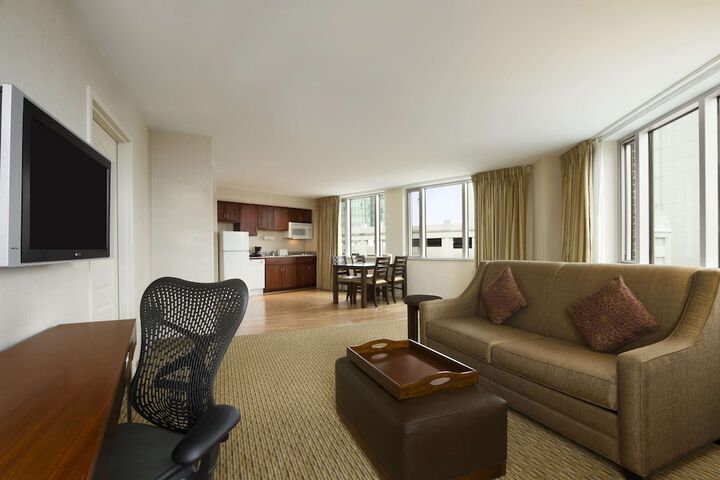Room 17 of 30