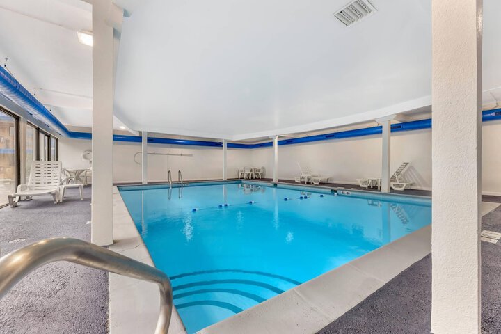 Rodeway Inn Lyons - La Grange