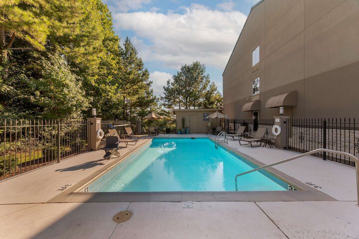 Pool 4 of 41