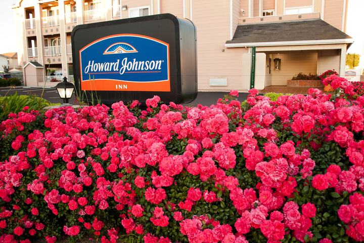 Howard Johnson by Wyndham Salinas