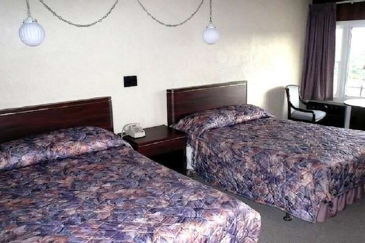 Room 9 of 20