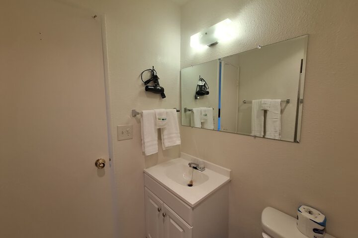 Leisure Lodge Motel