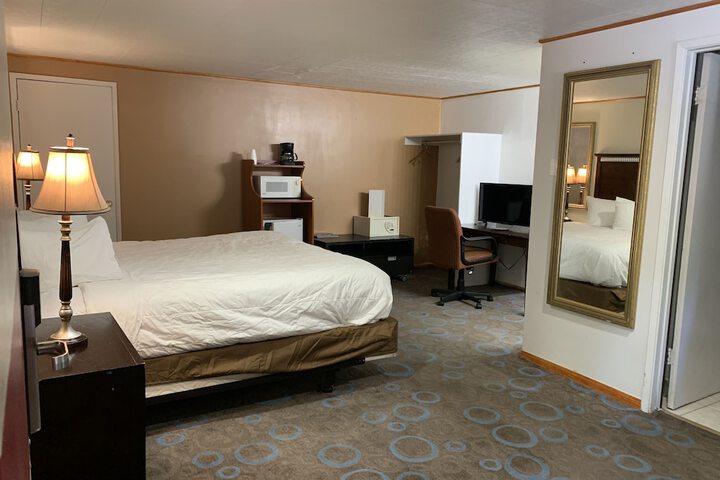 Room 9 of 28