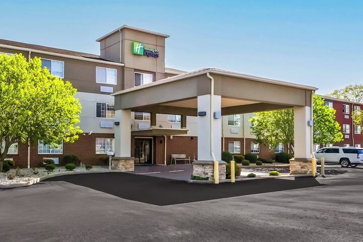 Holiday Inn Express Hotel & Suites Wabash by IHG