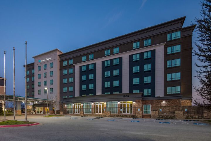 Hyatt House Bentonville / Rogers
