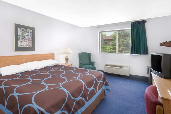 Room 11 of 21