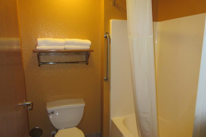 Room 12 of 36