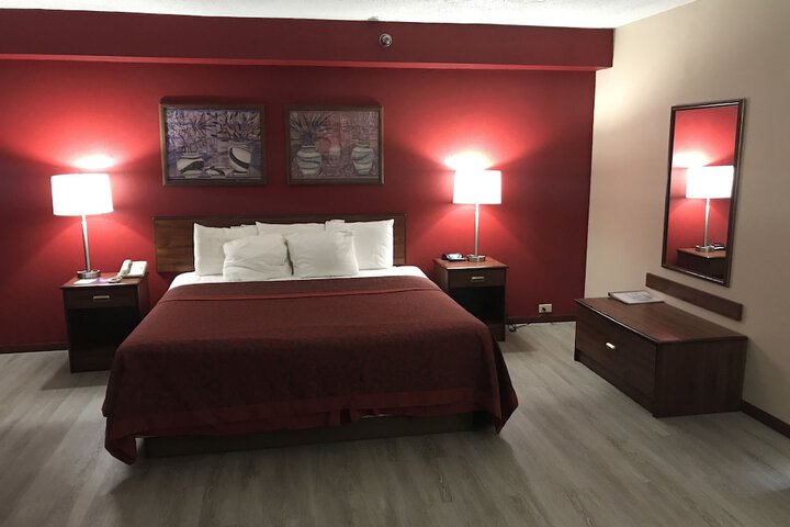 Days Inn by Wyndham Hillsboro