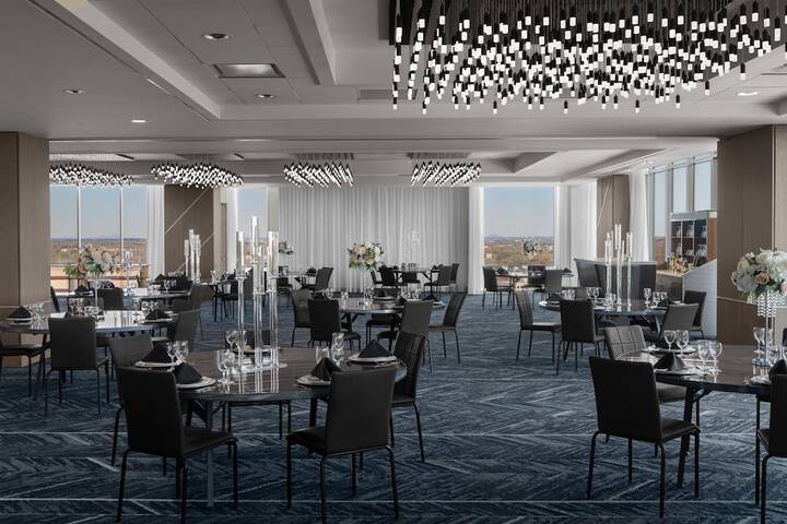 Ballroom/Hall 52 of 58