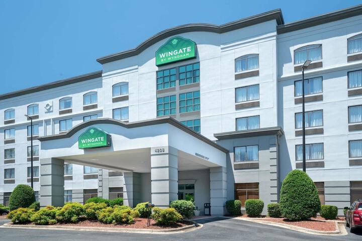 Hotel 4 of 50