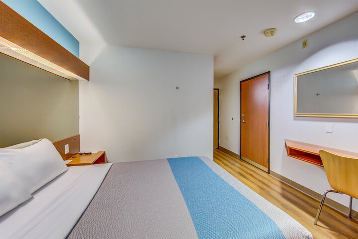 Room 18 of 26
