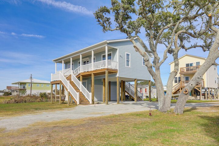 Waterview Home w / Sunset & Lighthouse Views