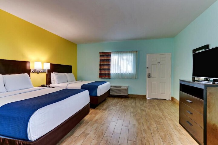 The Island Hotel Near Beach Port Aransas