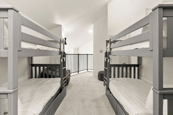 Room 73 of 261