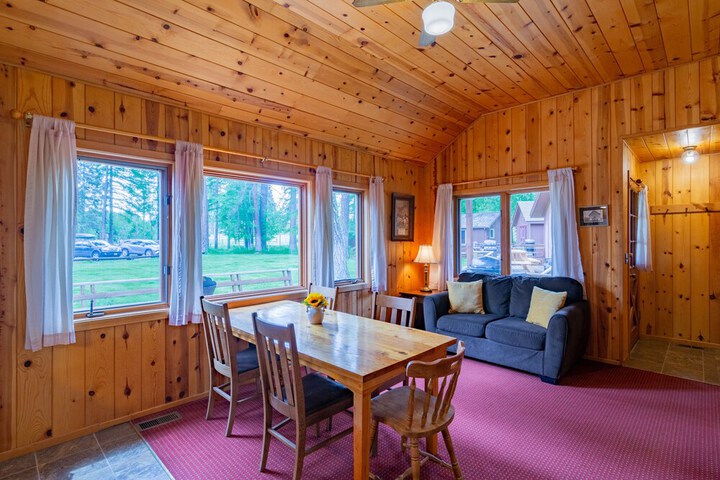 Lake Creek Lodge