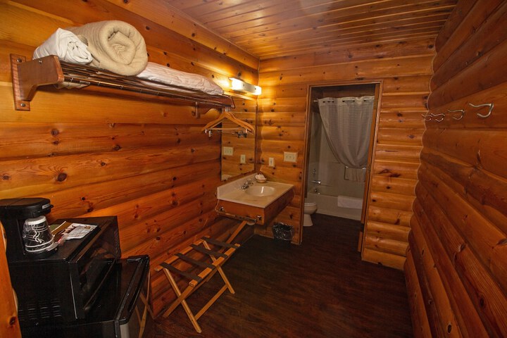 Room 48 of 59