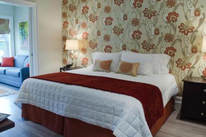 Averys Inn Next Door