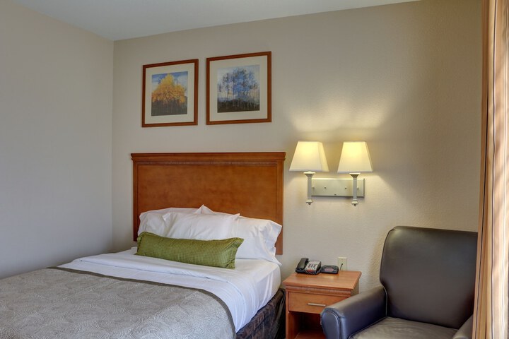 Room 28 of 32