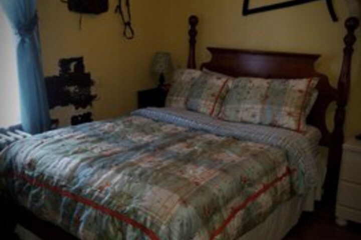 Hatfield McCoy House Inn