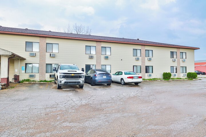 OYO Hotel Pipestone MN Canterbury Park