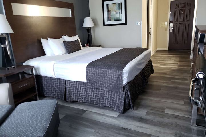 Room 10 of 26